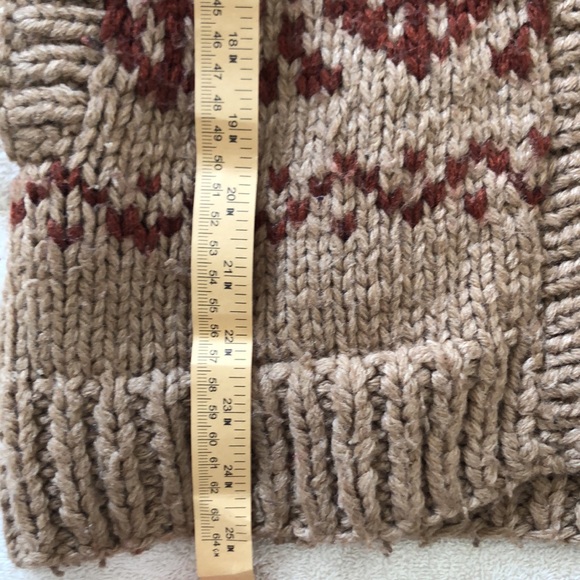 Henri - Vintage Cowichan Sweater 🏕️ - Picture 8 of 10